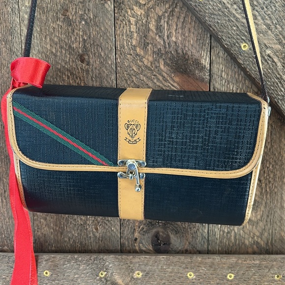 Gucci maybe structured crossbody - Picture 2 of 10